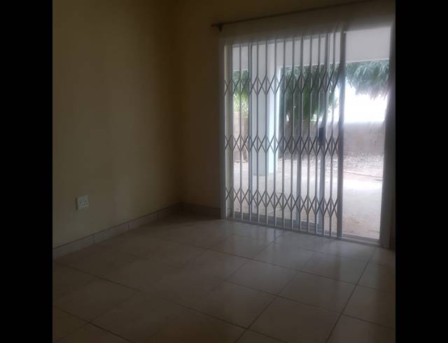 2 BEDROOM FLAT RENTED IN SHASTRI PARK